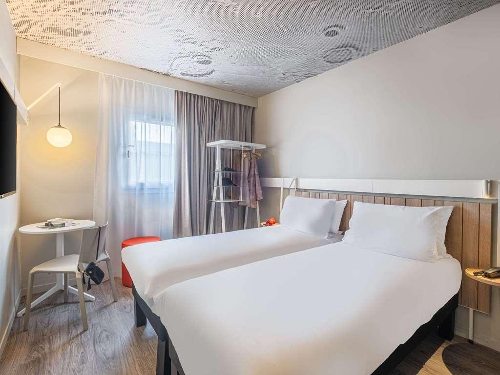 Ibis Nantes Treillieres Hotel Room photo