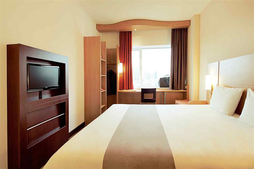 Ibis Nantes Treillieres Hotel Exterior photo